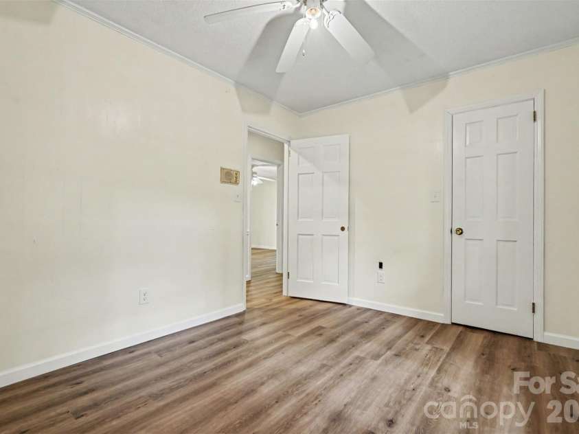 307 Florence Road, Statesville, NC 28625.  MLS# CAR4424887, YatesRealty ID 53165. 