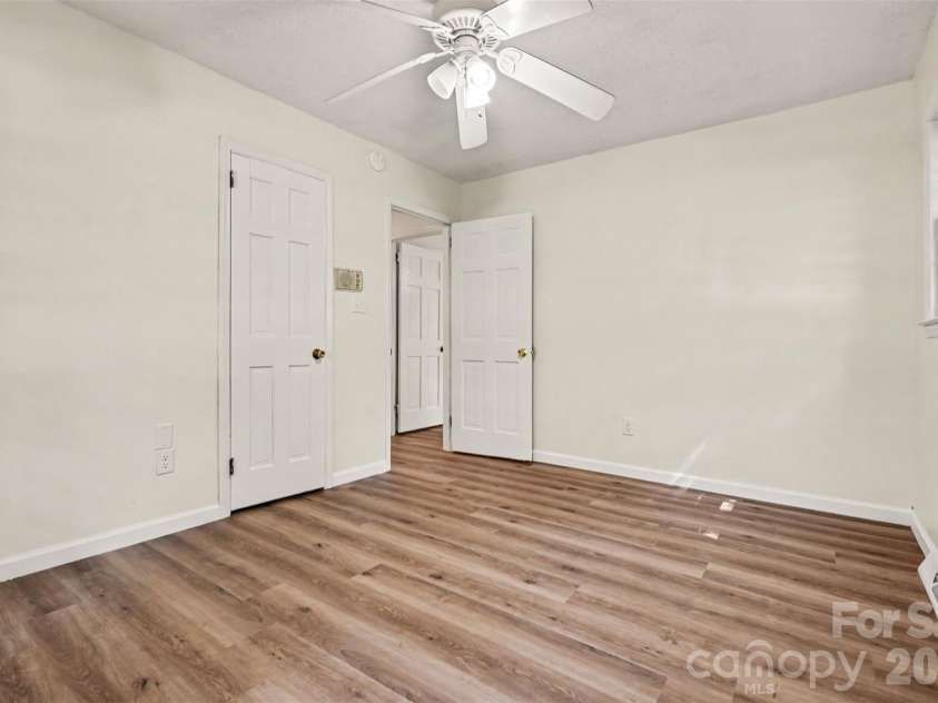 307 Florence Road, Statesville, NC 28625.  MLS# CAR4424887, YatesRealty ID 53165. 