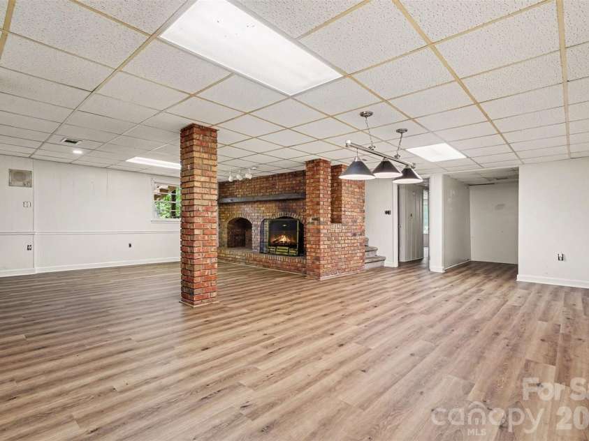 307 Florence Road, Statesville, NC 28625.  MLS# CAR4424887, YatesRealty ID 53165. 