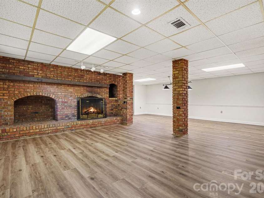 307 Florence Road, Statesville, NC 28625.  MLS# CAR4424887, YatesRealty ID 53165. 
