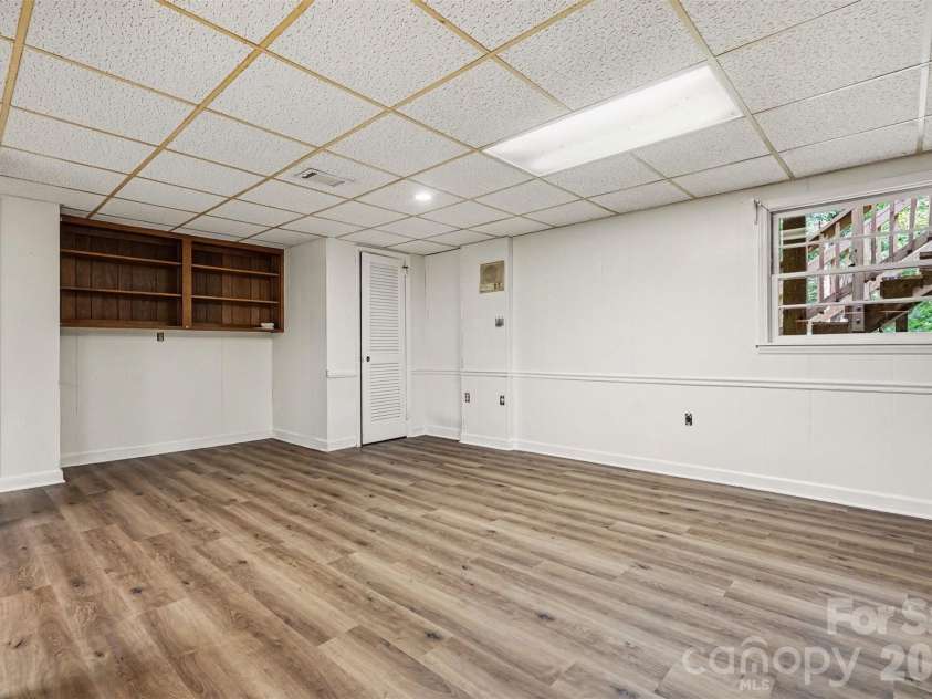 307 Florence Road, Statesville, NC 28625.  MLS# CAR4424887, YatesRealty ID 53165. 