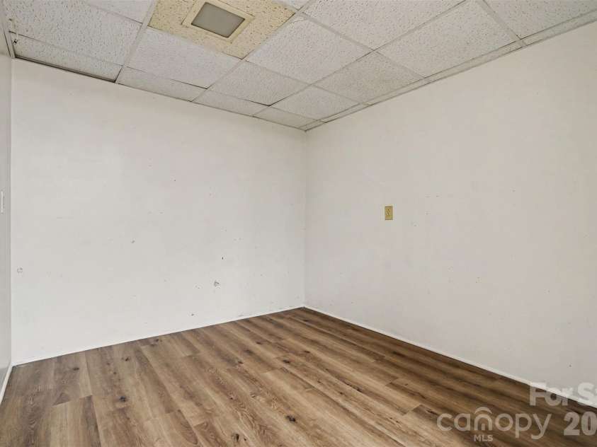 307 Florence Road, Statesville, NC 28625.  MLS# CAR4424887, YatesRealty ID 53165. 