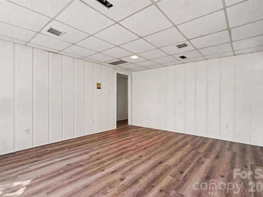 307 Florence Road, Statesville, NC 28625.  MLS# CAR4424887, YatesRealty ID 53165. 