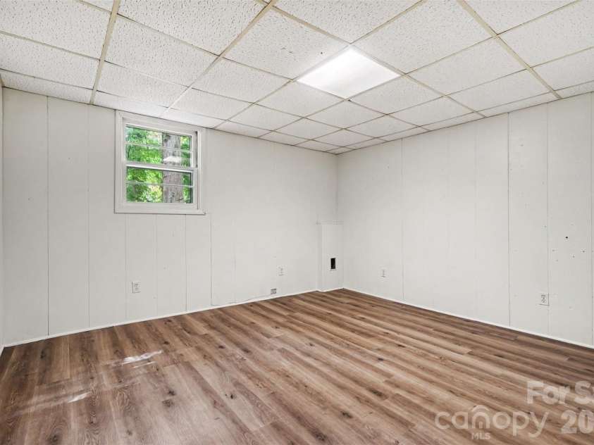 307 Florence Road, Statesville, NC 28625.  MLS# CAR4424887, YatesRealty ID 53165. 