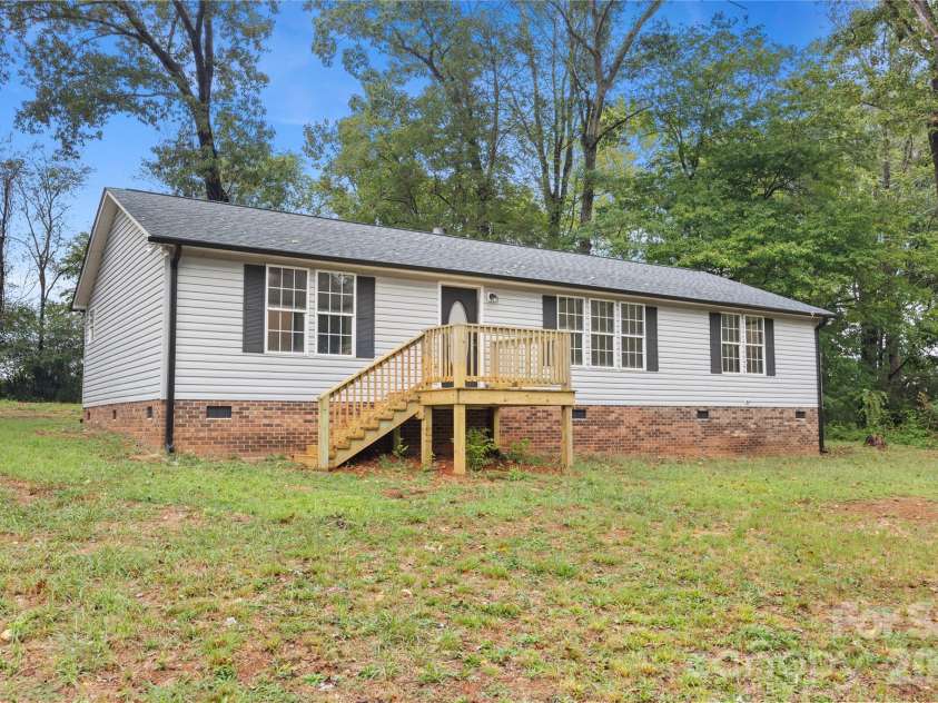 1030 Blue Dan Lane, Yadkinville, NC 27055.  MLS# CAR4427453, YatesRealty ID 53166. 