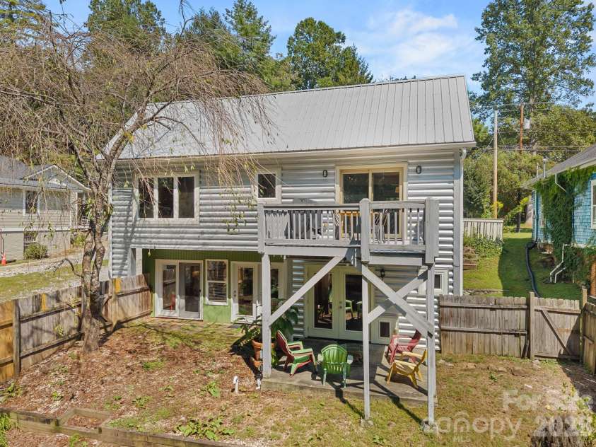 541 Probart Street, Brevard, NC 28712.  MLS# CAR4427375, YatesRealty ID 53167. 