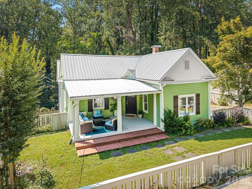 541 Probart Street, Brevard, NC 28712.  MLS# CAR4427375, YatesRealty ID 53167. 