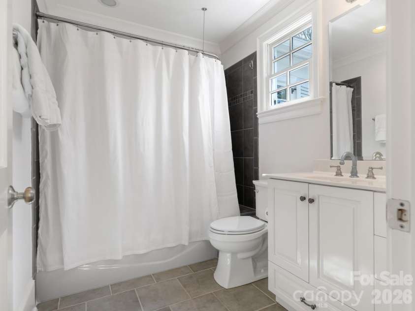 1413 Andover Road, Charlotte, NC 28211.  MLS# CAR4353850, YatesRealty ID 5317. Full Bath 4