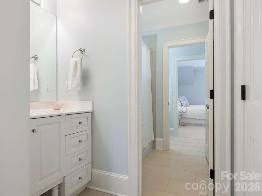 1413 Andover Road, Charlotte, NC 28211.  MLS# CAR4353850, YatesRealty ID 5317. Shared Full Bath 3