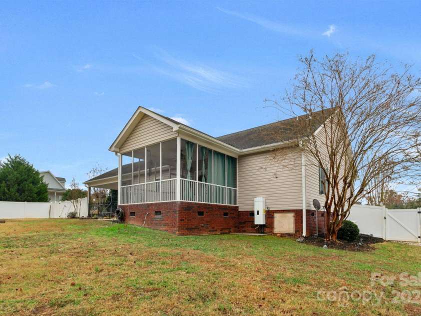 1734 Dr Saye Lane, Sharon, SC 29742.  MLS# CAR4204957, YatesRealty ID 5317. 