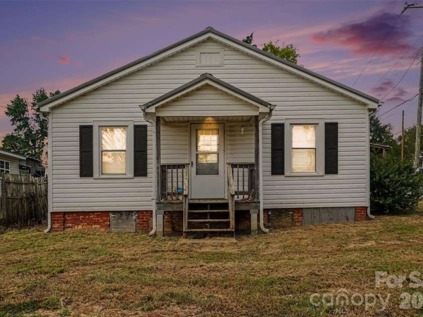 874 Skyland Drive, Mount Pleasant, NC 28124.  MLS# CAR4428353, YatesRealty ID 53170. 