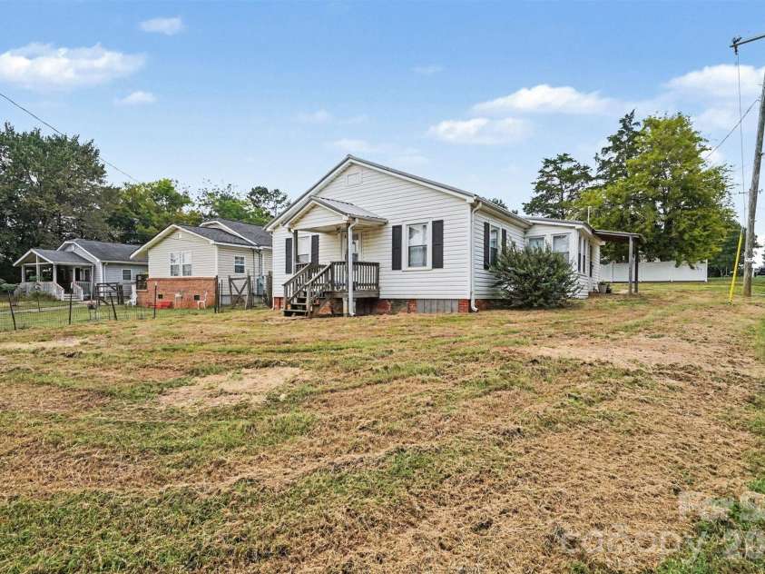874 Skyland Drive, Mount Pleasant, NC 28124.  MLS# CAR4428353, YatesRealty ID 53170. 