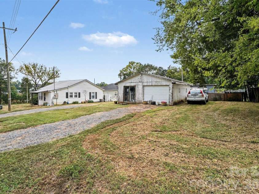 874 Skyland Drive, Mount Pleasant, NC 28124.  MLS# CAR4428353, YatesRealty ID 53170. 