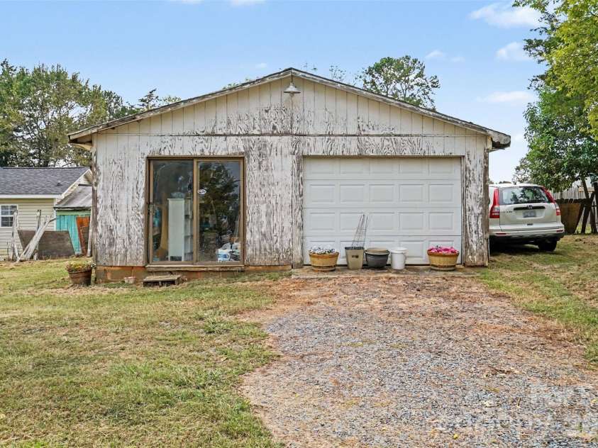874 Skyland Drive, Mount Pleasant, NC 28124.  MLS# CAR4428353, YatesRealty ID 53170. 