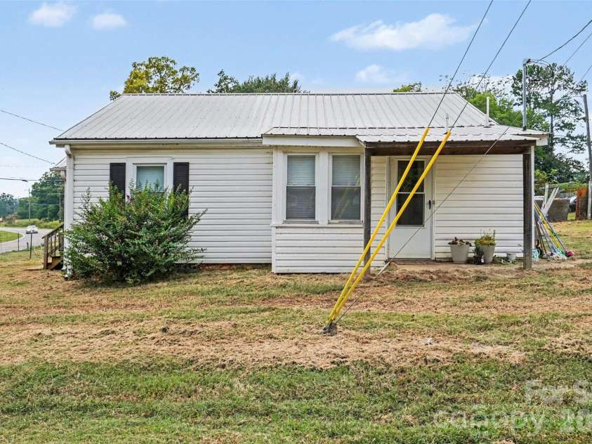 874 Skyland Drive, Mount Pleasant, NC 28124.  MLS# CAR4428353, YatesRealty ID 53170. 
