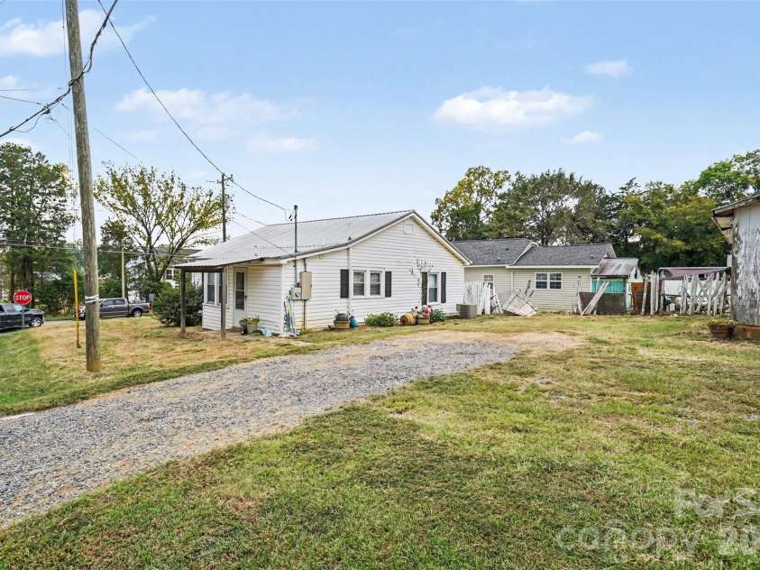 874 Skyland Drive, Mount Pleasant, NC 28124.  MLS# CAR4428353, YatesRealty ID 53170. 