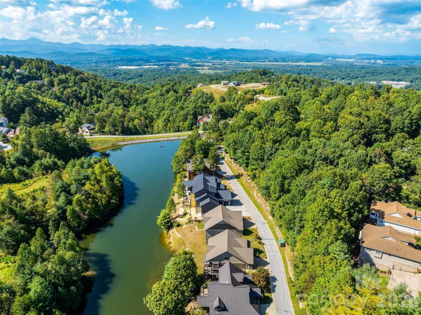 158 Narrows Run Loop, Hendersonville, NC 28791.  MLS# CAR4428539, YatesRealty ID 53172. 
