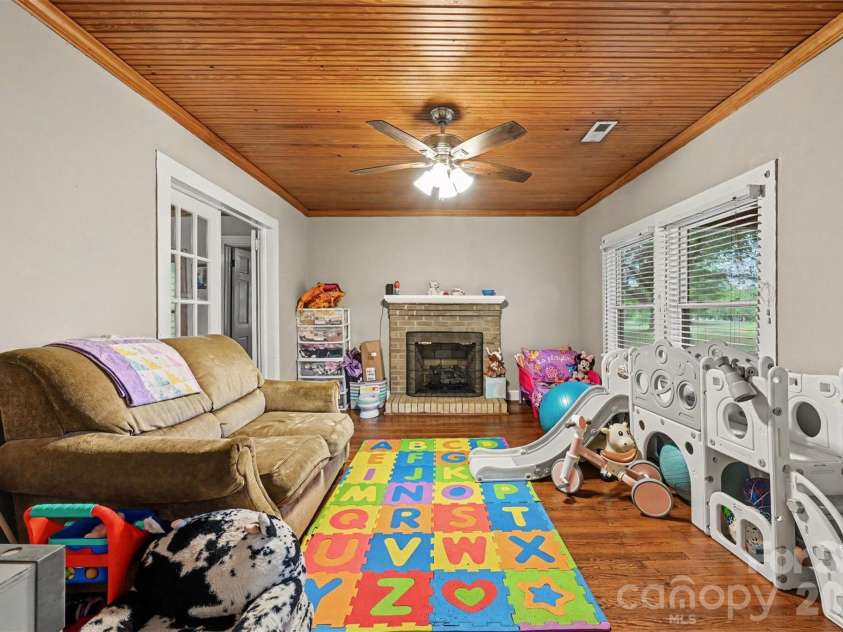 2291 Zion Road, Lancaster, SC 29720.  MLS# CAR4428376, YatesRealty ID 53173. 