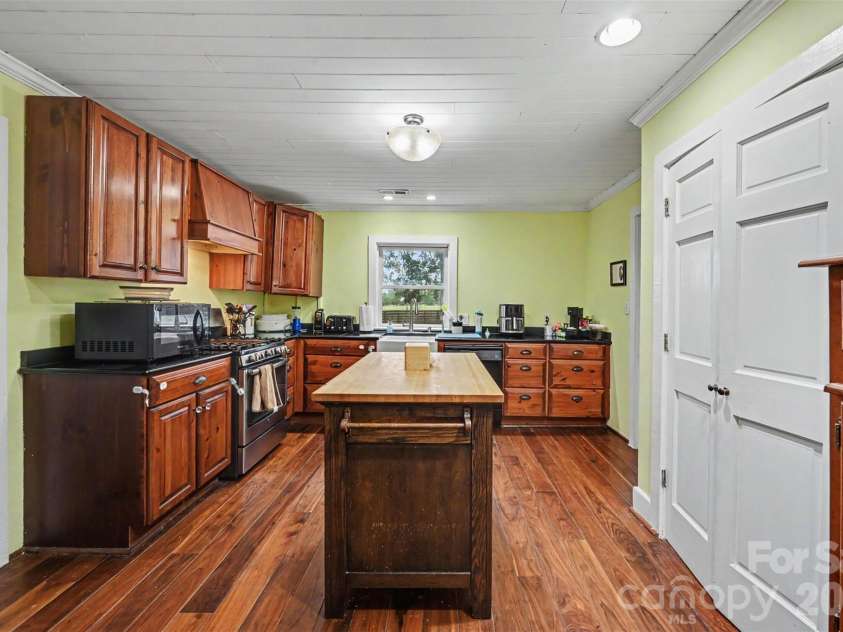 2291 Zion Road, Lancaster, SC 29720.  MLS# CAR4428376, YatesRealty ID 53173. 