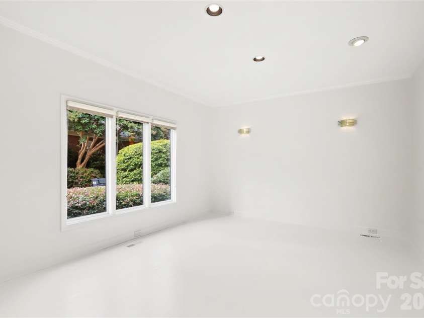 5235 Haynes Hall Place, Charlotte, NC 28270.  MLS# CAR4428075, YatesRealty ID 53175. Dining Room