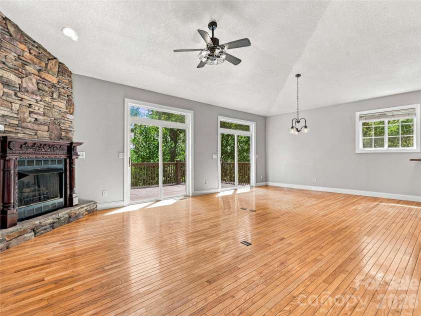 57 mount royal Drive, Arden, NC 28704.  MLS# CAR4428524, YatesRealty ID 53180. 