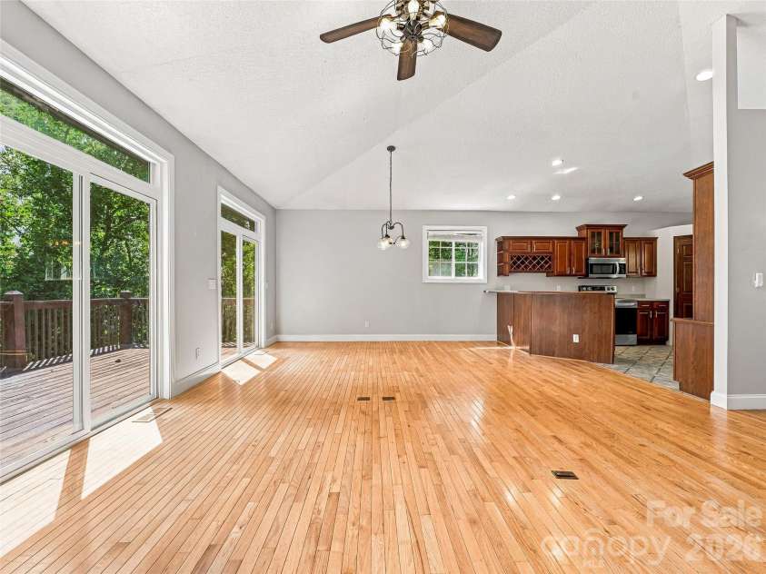 57 mount royal Drive, Arden, NC 28704.  MLS# CAR4428524, YatesRealty ID 53180. 