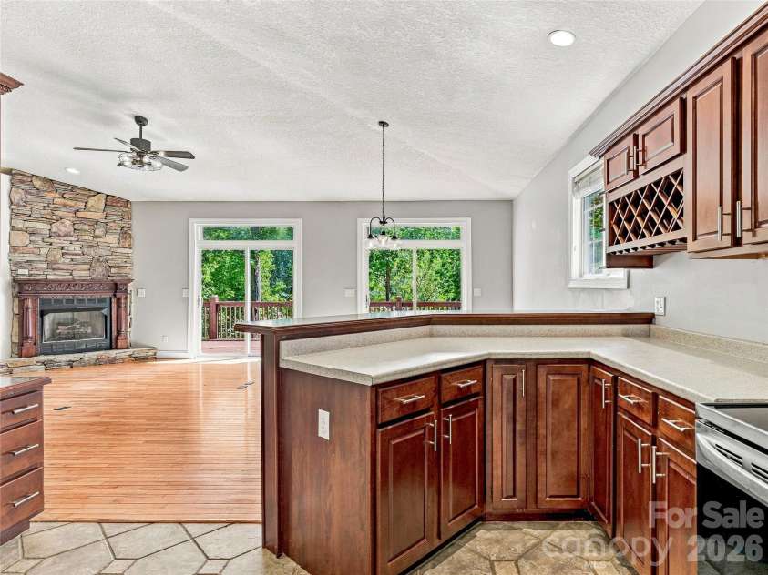 57 mount royal Drive, Arden, NC 28704.  MLS# CAR4428524, YatesRealty ID 53180. 