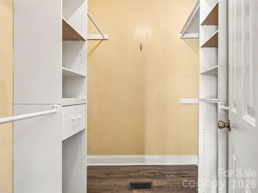 57 mount royal Drive, Arden, NC 28704.  MLS# CAR4428524, YatesRealty ID 53180. 