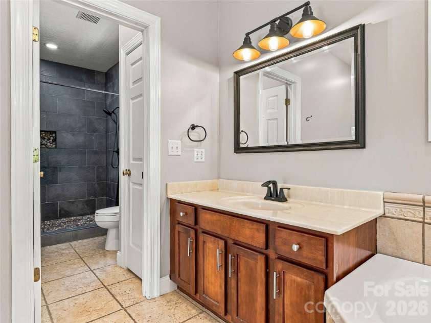 57 mount royal Drive, Arden, NC 28704.  MLS# CAR4428524, YatesRealty ID 53180. 