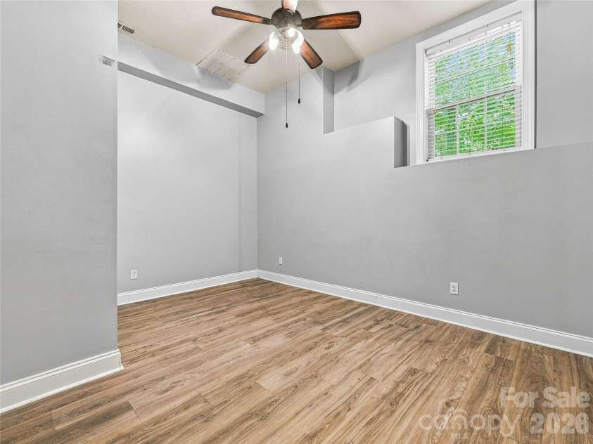 57 mount royal Drive, Arden, NC 28704.  MLS# CAR4428524, YatesRealty ID 53180. 