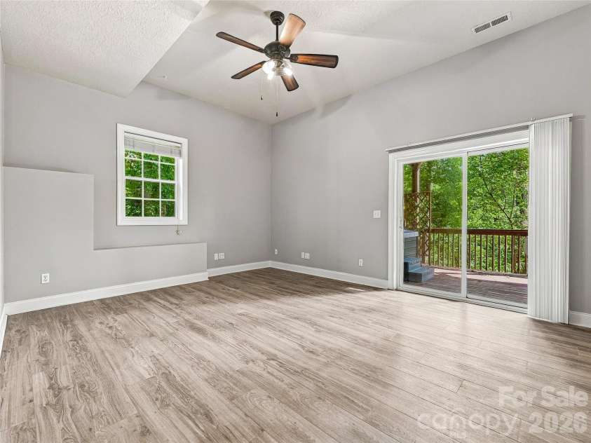 57 mount royal Drive, Arden, NC 28704.  MLS# CAR4428524, YatesRealty ID 53180. 