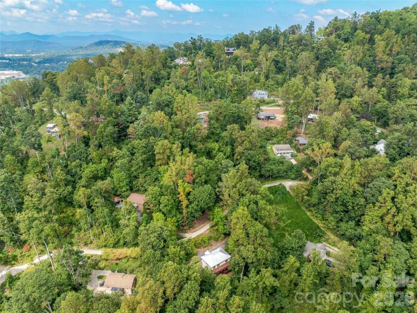 57 mount royal Drive, Arden, NC 28704.  MLS# CAR4428524, YatesRealty ID 53180. 