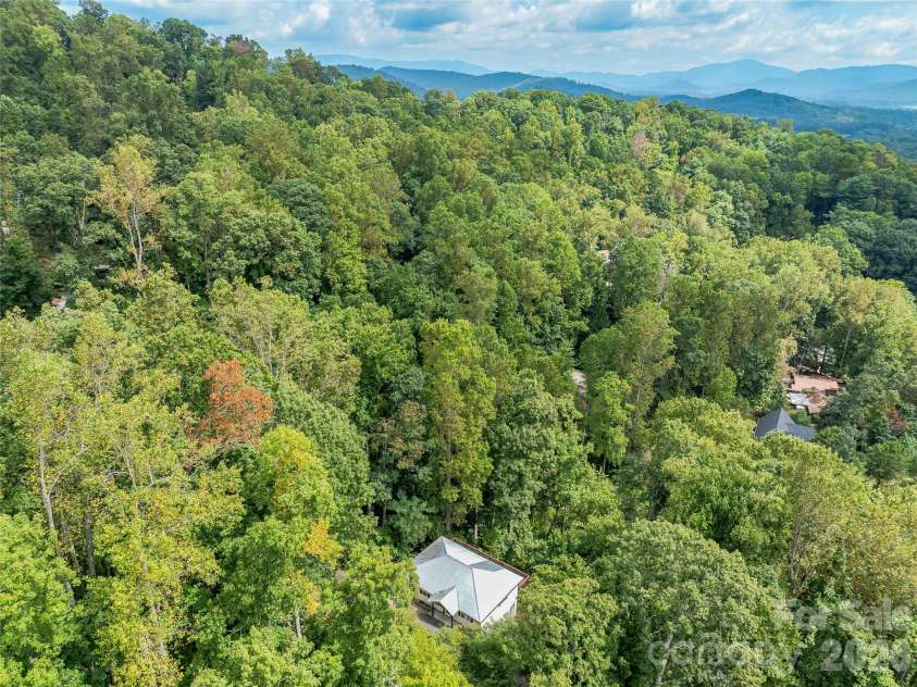 57 mount royal Drive, Arden, NC 28704.  MLS# CAR4428524, YatesRealty ID 53180. 