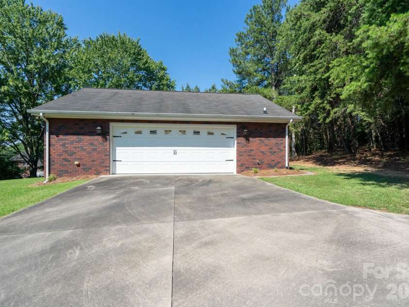 309 Imperial Way, Albemarle, NC 28001.  MLS# CAR4428465, YatesRealty ID 53186. 