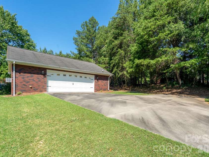 309 Imperial Way, Albemarle, NC 28001.  MLS# CAR4428465, YatesRealty ID 53186. 