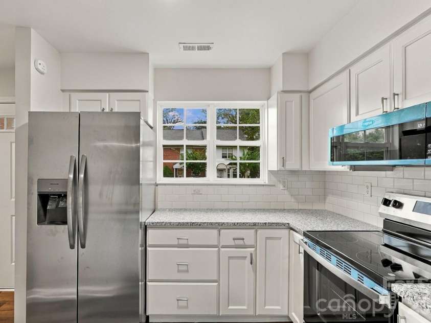 4210 Melrose Club Drive, Matthews, NC 28105.  MLS# CAR4428662, YatesRealty ID 53188. 