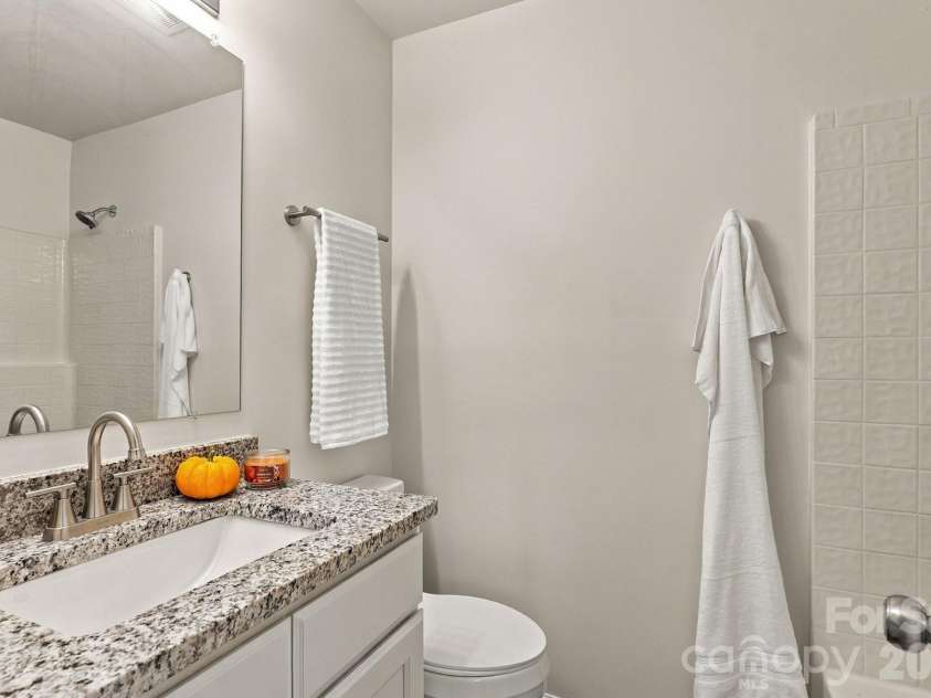 4210 Melrose Club Drive, Matthews, NC 28105.  MLS# CAR4428662, YatesRealty ID 53188. 