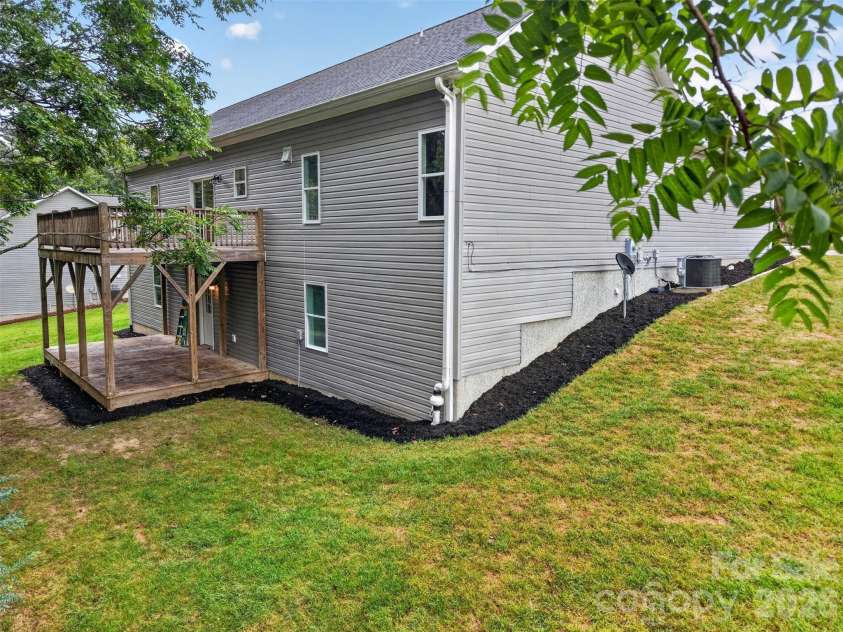 308 Beck Creek Circle, Flat Rock, NC 28731.  MLS# CAR4428562, YatesRealty ID 53189. 