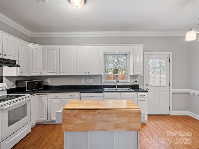 405 Wilson Street, Rock Hill, SC 29730.  MLS# CAR4244646, YatesRealty ID 5319. 