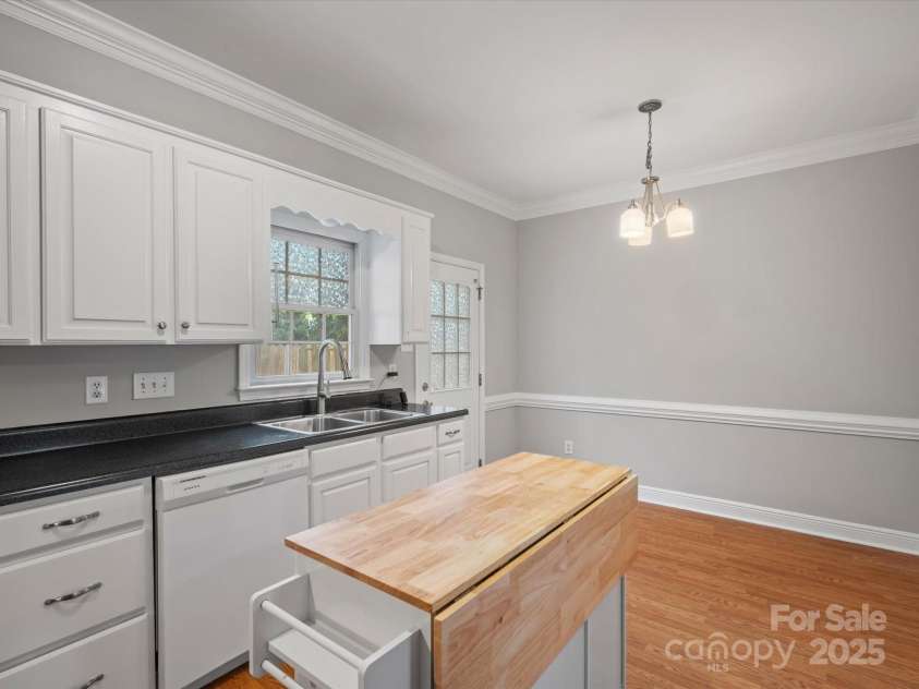 405 Wilson Street, Rock Hill, SC 29730.  MLS# CAR4244646, YatesRealty ID 5319. 