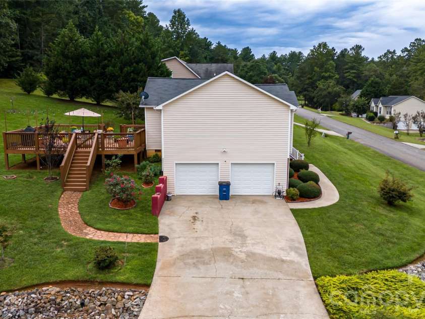 142 Doe Run, Morganton, NC 28655.  MLS# CAR4427236, YatesRealty ID 53194. 