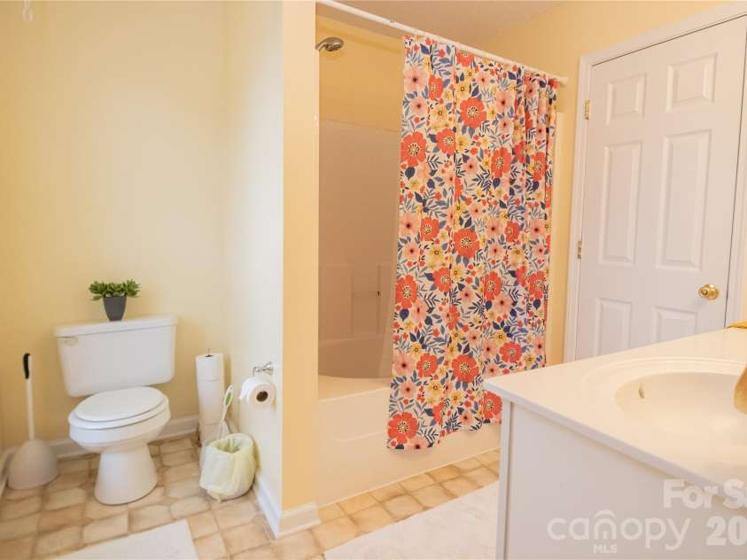 142 Doe Run, Morganton, NC 28655.  MLS# CAR4427236, YatesRealty ID 53194. 