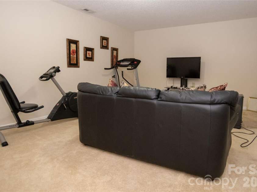 142 Doe Run, Morganton, NC 28655.  MLS# CAR4427236, YatesRealty ID 53194. 