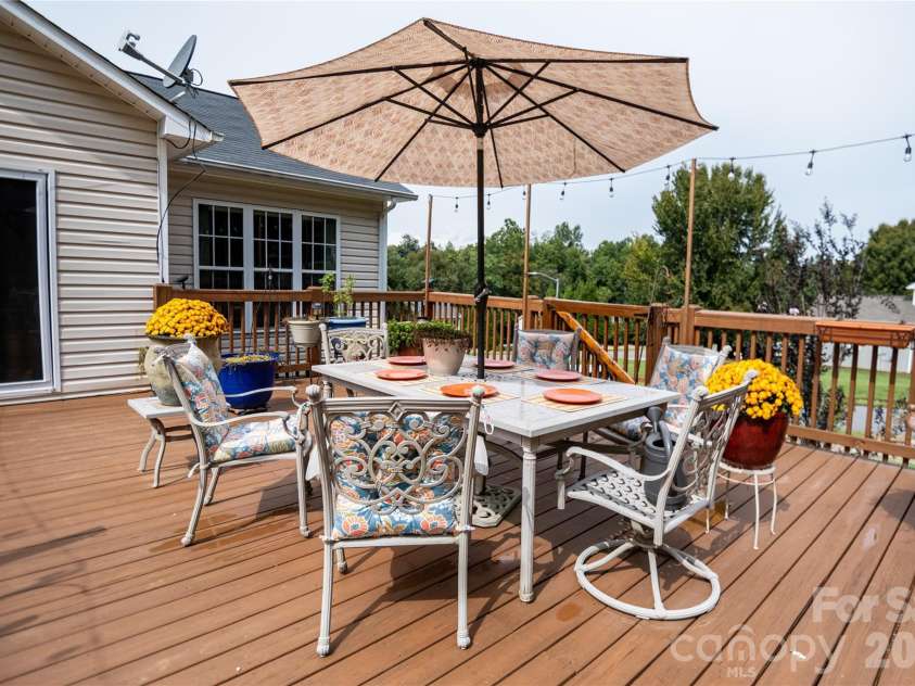 142 Doe Run, Morganton, NC 28655.  MLS# CAR4427236, YatesRealty ID 53194. 