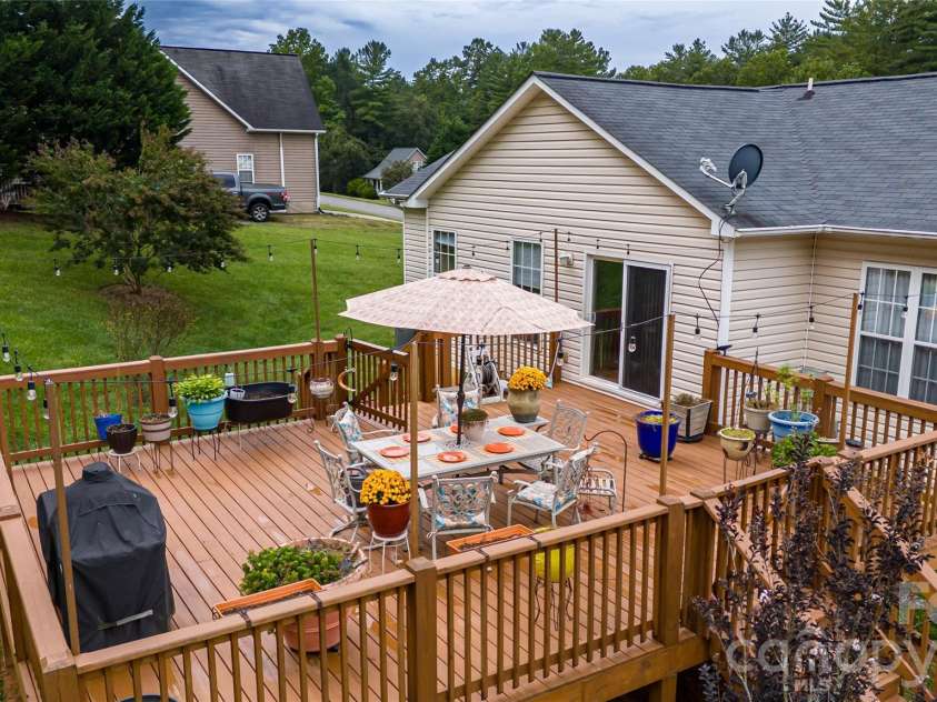 142 Doe Run, Morganton, NC 28655.  MLS# CAR4427236, YatesRealty ID 53194. 