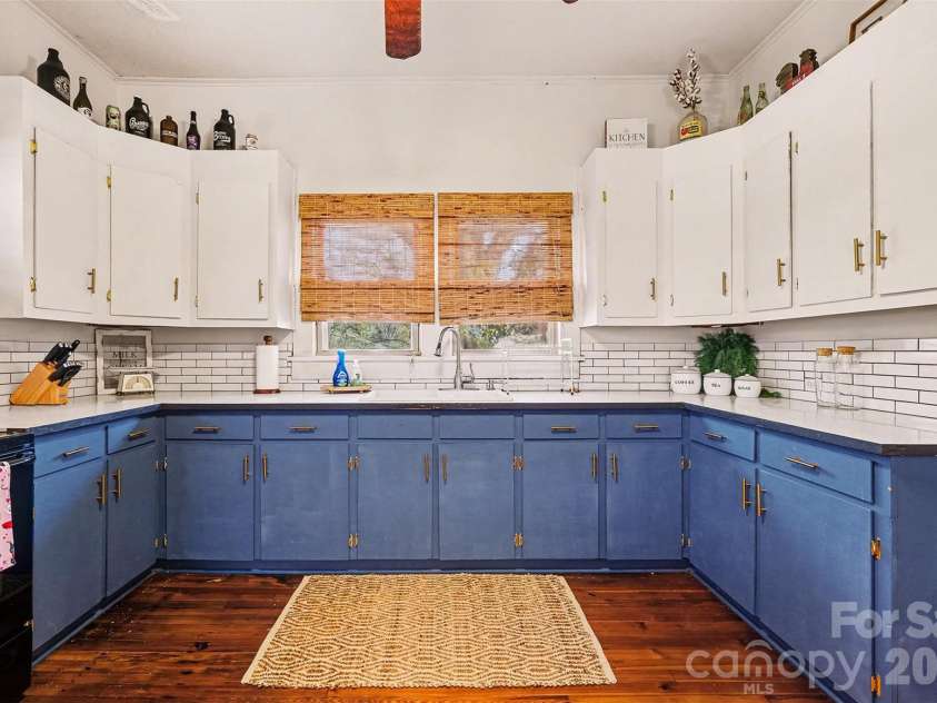 911 Walnut Street, Kannapolis, NC 28081.  MLS# CAR4428762, YatesRealty ID 53195. 