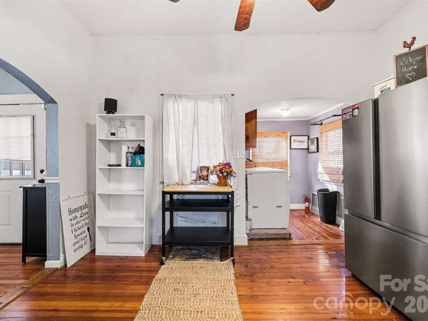 911 Walnut Street, Kannapolis, NC 28081.  MLS# CAR4428762, YatesRealty ID 53195. 