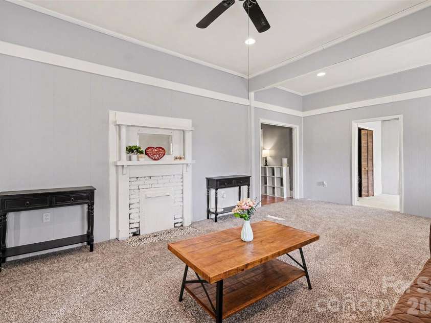 911 Walnut Street, Kannapolis, NC 28081.  MLS# CAR4428762, YatesRealty ID 53195. 