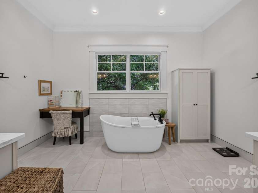 935 Irish Creek Drive, Landis, NC 28088.  MLS# CAR4428636, YatesRealty ID 53196. Primary Bathroom
