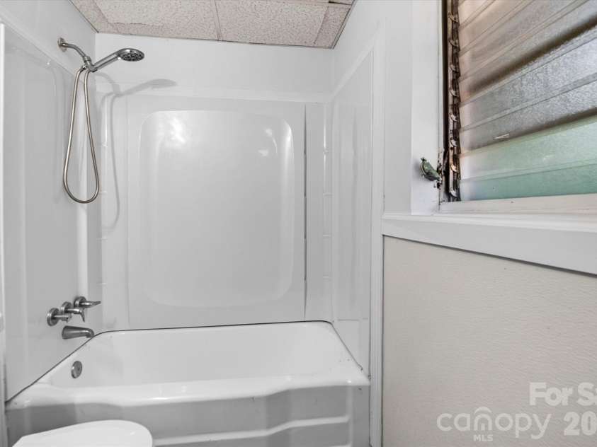 3353 Eastwood Drive, Charlotte, NC 28205.  MLS# CAR4426593, YatesRealty ID 53199. 